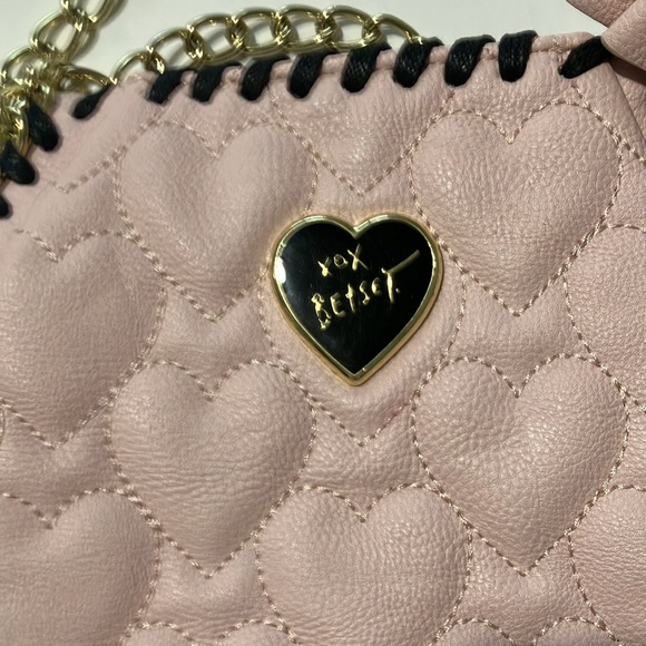Betsy Johnson, pink quilted heart purse - Picture 2 of 4